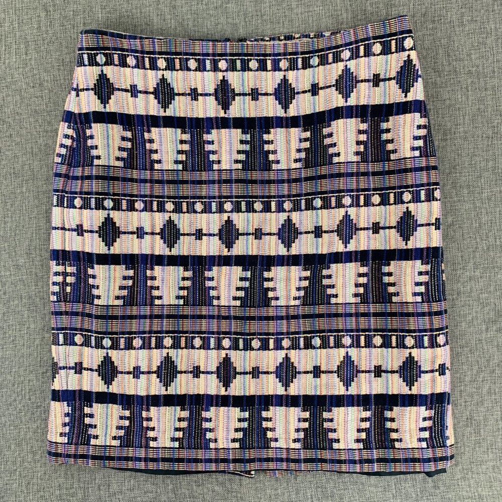 Unique Ann Taylor Tribal Knit Mini Skirt Size 4 Multicolor Creamy White, Navy bl